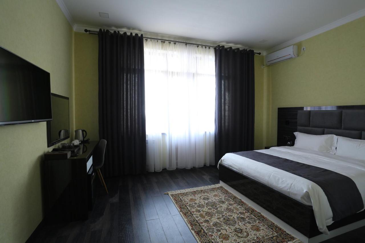 Hotel 777 Ντουσαμπέ Εξωτερικό φωτογραφία